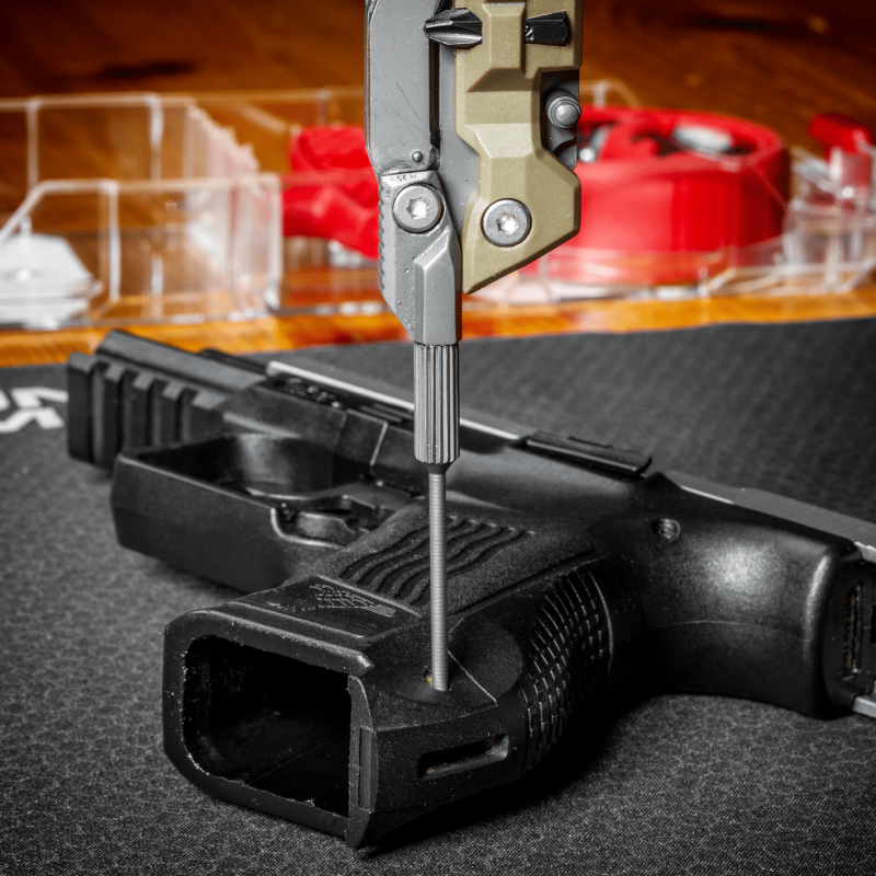 REAL AVID - OUTIL MULTIFONCTION POUR ARME DE POING
