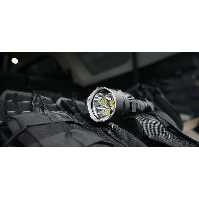 Nitecore TM9K PRO 9900 Lumens Lampe Torche Tactique Rechargeable