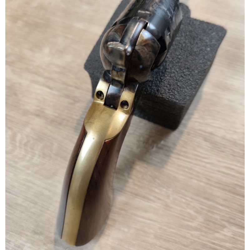 Revolver Uberti 1851 Navy calibre 36 poudre noire occasion TBE