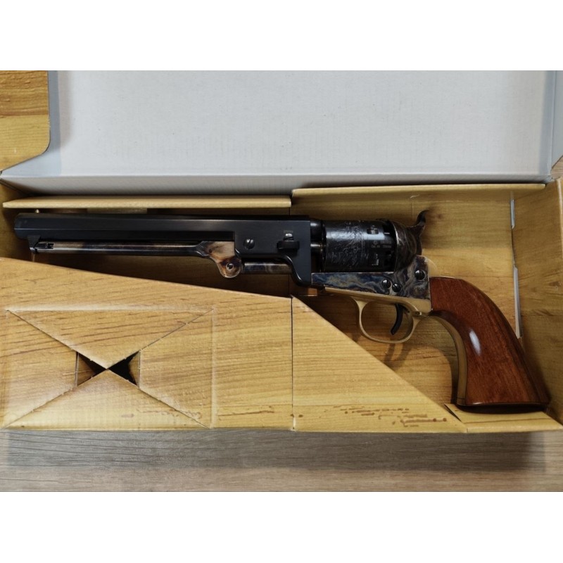 Revolver Uberti 1851 Navy calibre 36 poudre noire occasion TBE