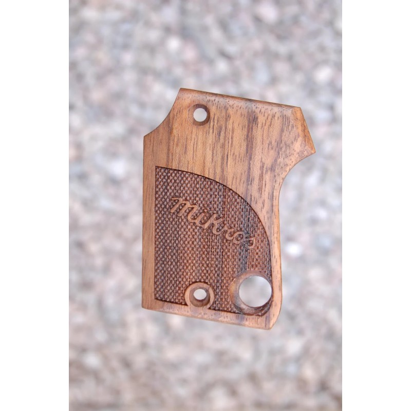 PLAQUETTES MIKROS modèle K grips (partiellement en damier et logo)