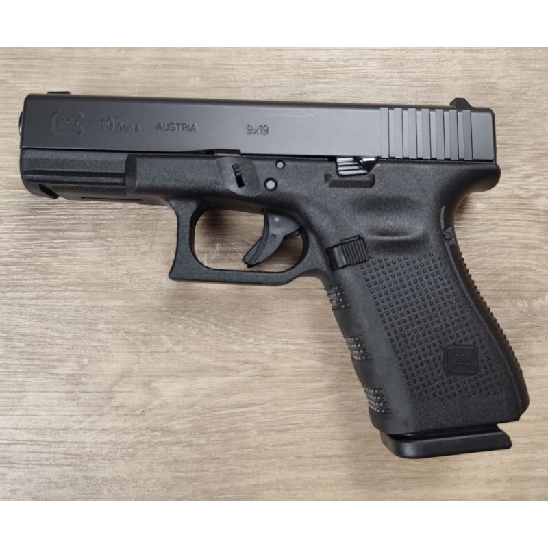 GLOCK 19 Gen 4 9x19 avec accessoires – occasion