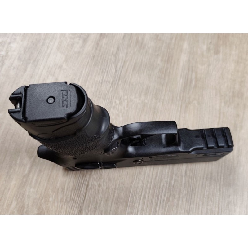 Pistolet ZVS mod. P20 - Cal 9x19 - Mallette, 2 chargeurs (Occasion)